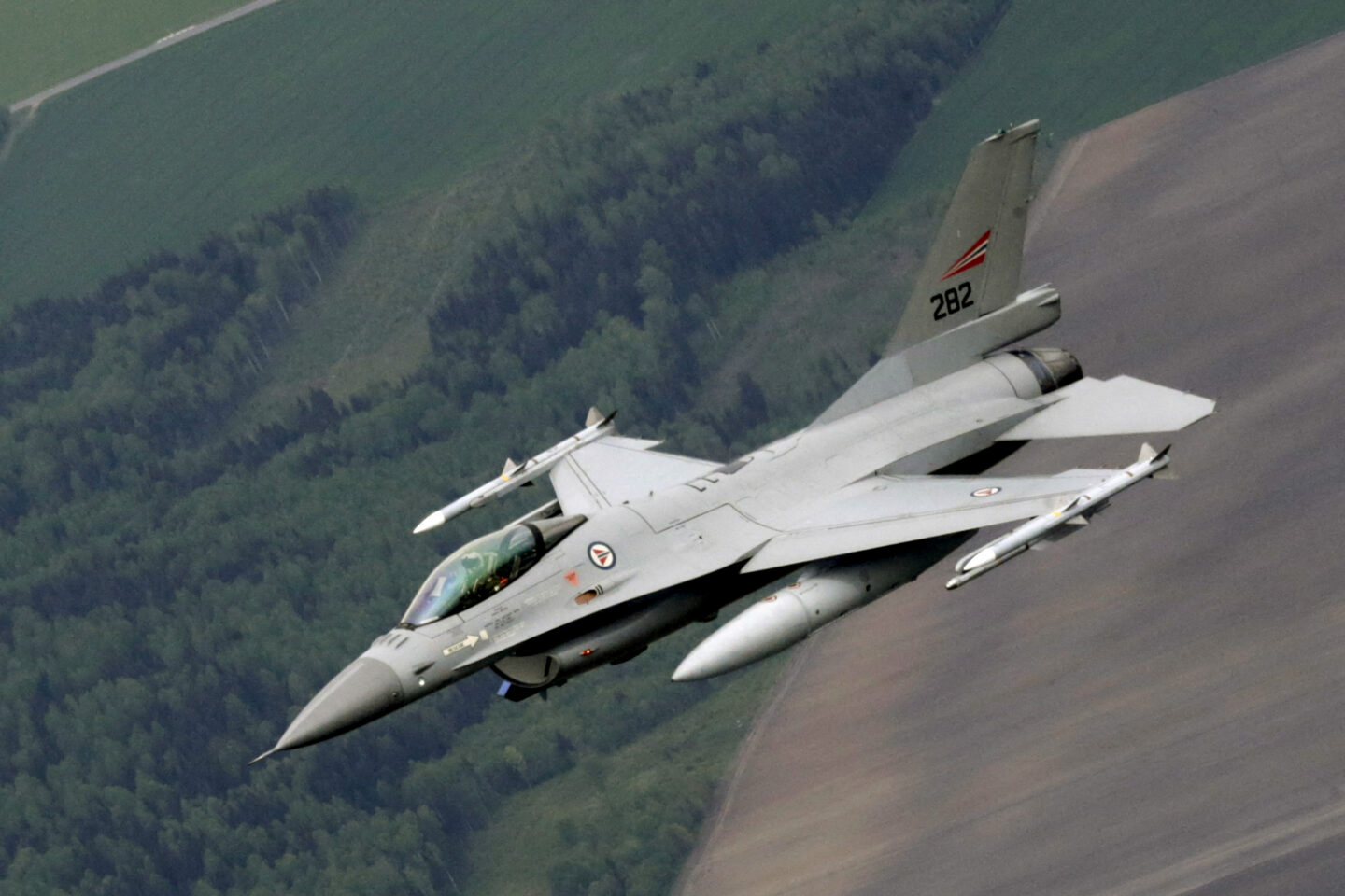 F-16