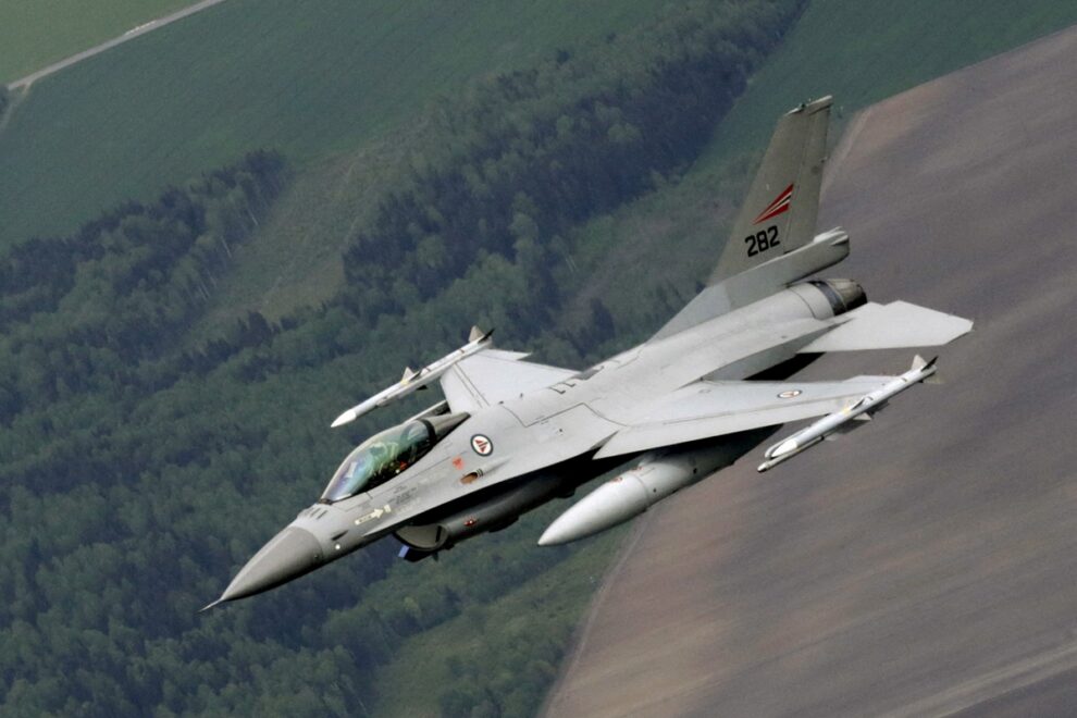 F-16