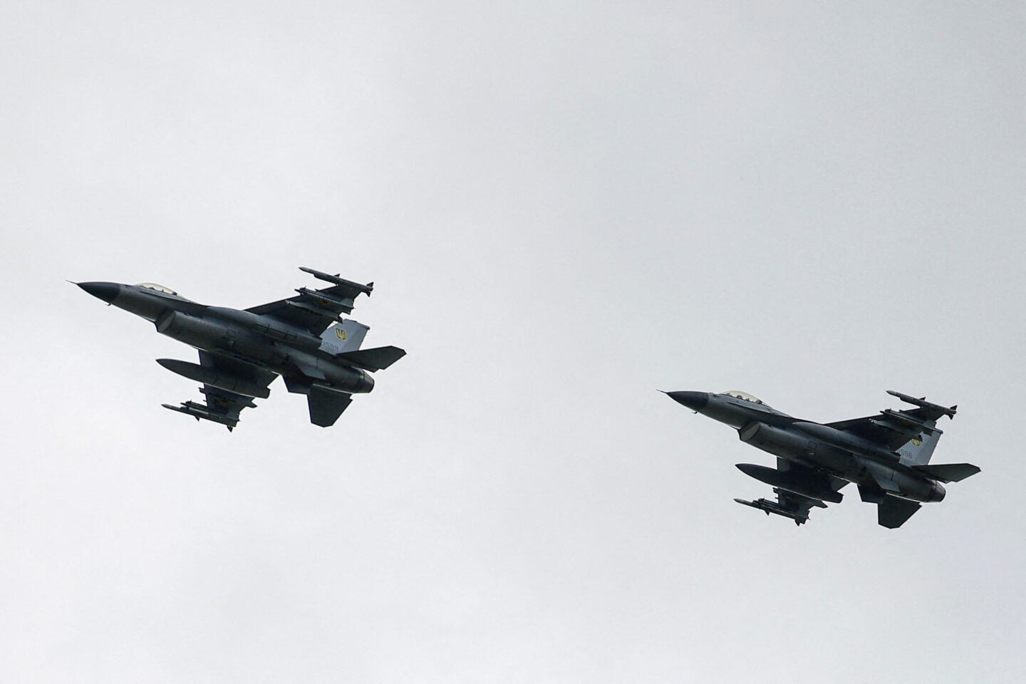F-16
