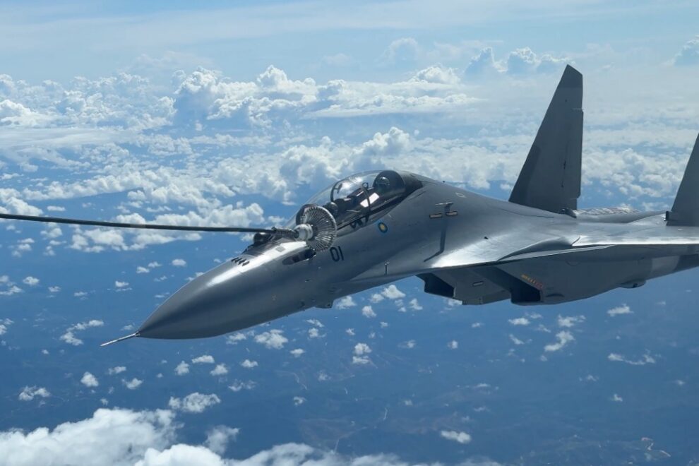 Su-30 - KC-135
