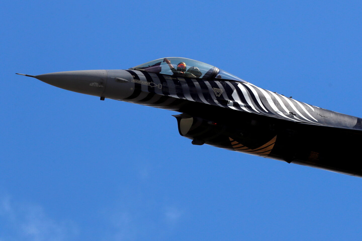 F-16