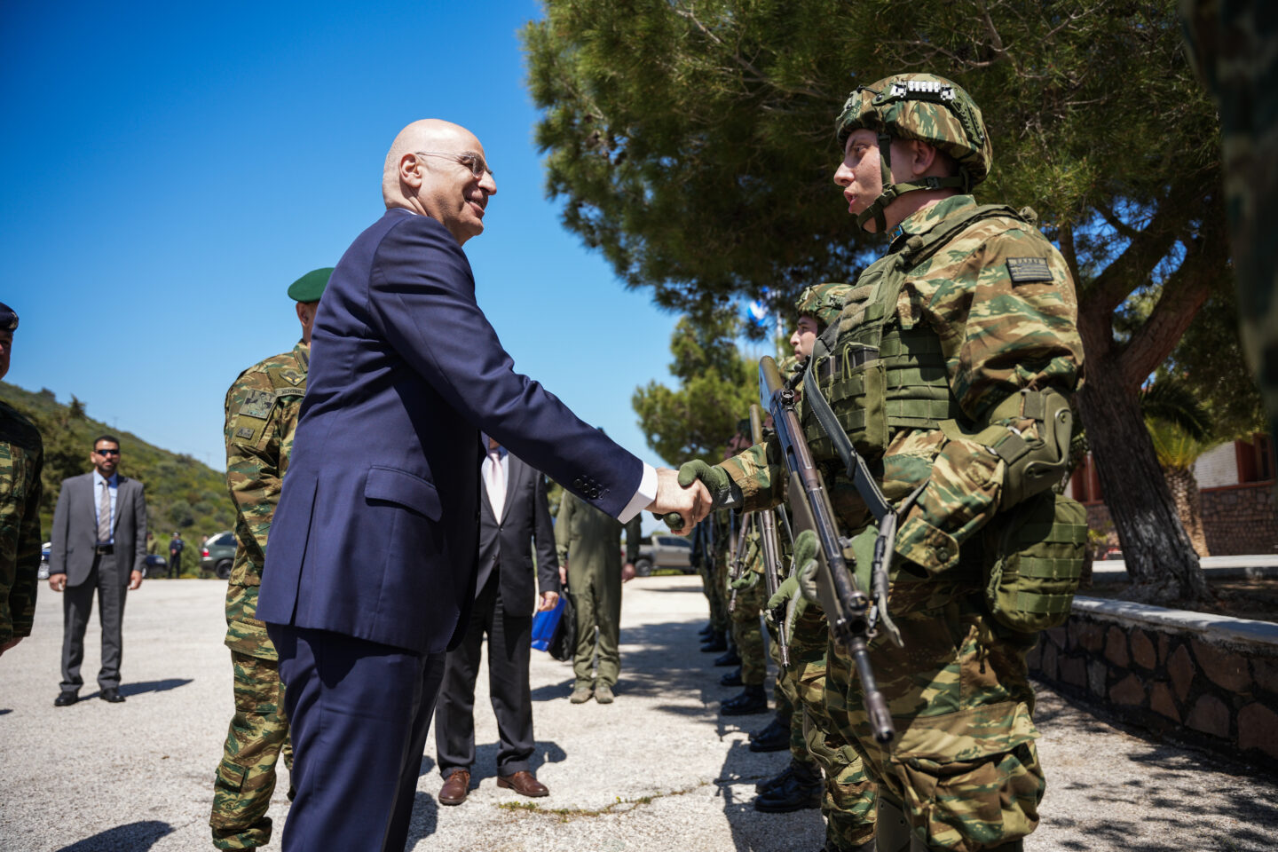Δένδιας