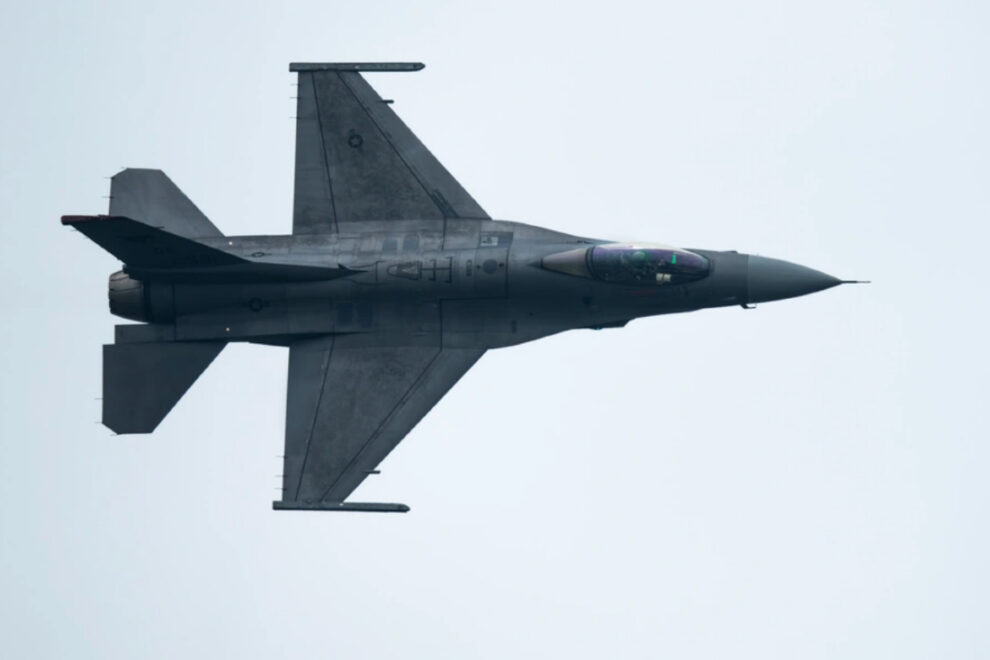 F-16