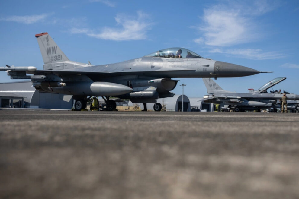 F-16