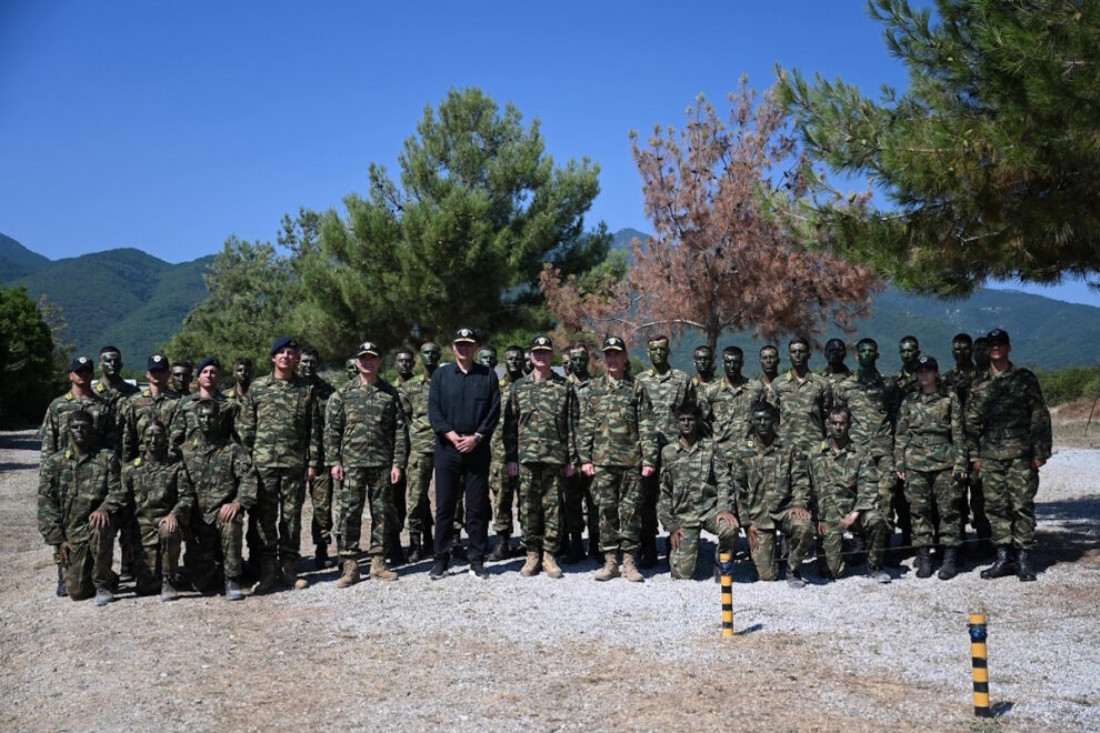 Δένδιας