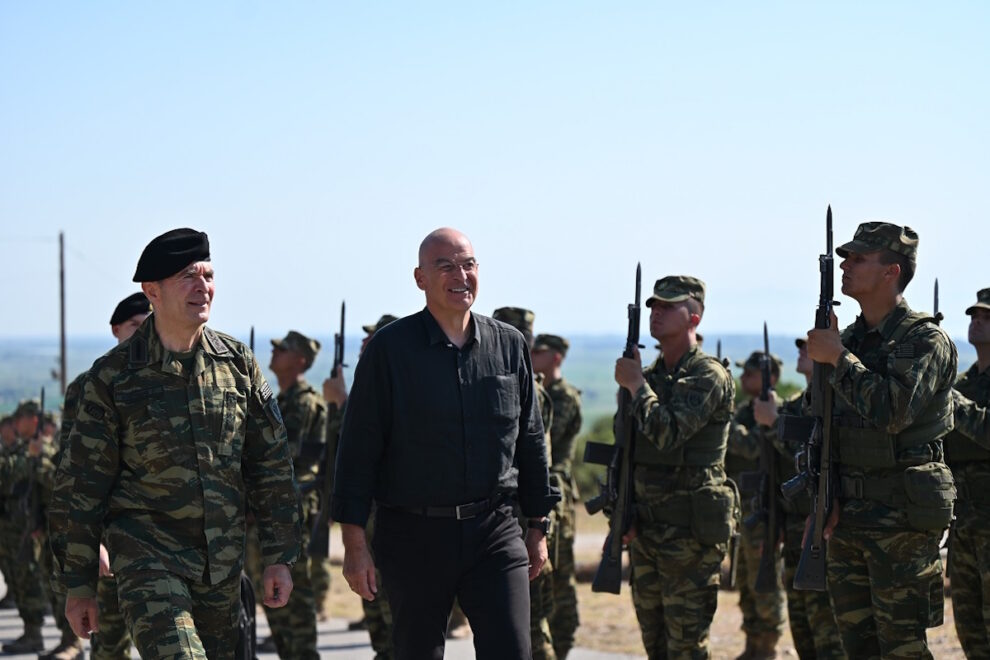 Δένδιας