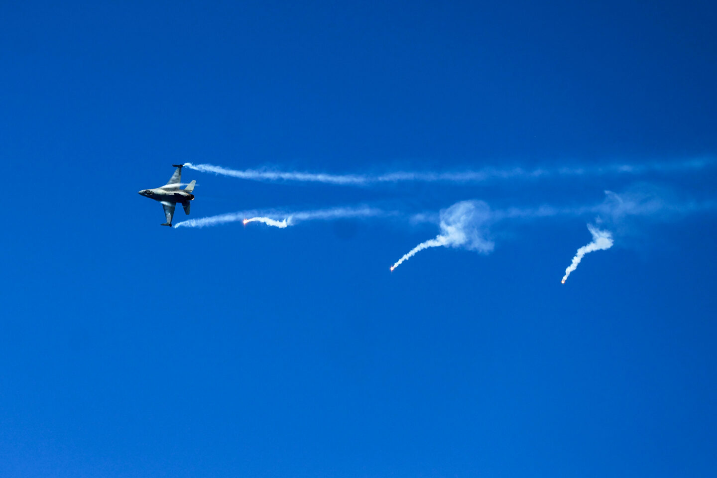F-16