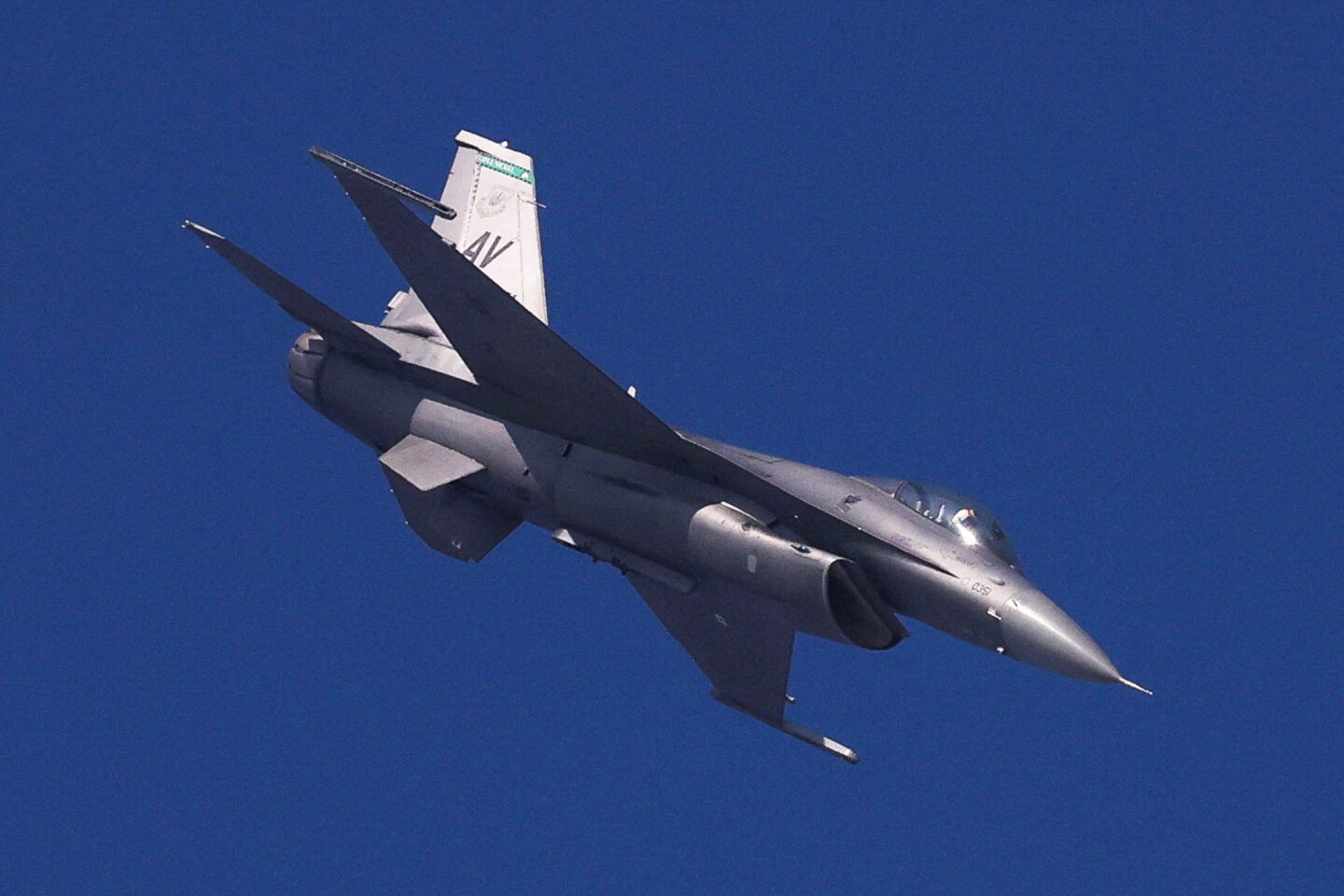 F-16