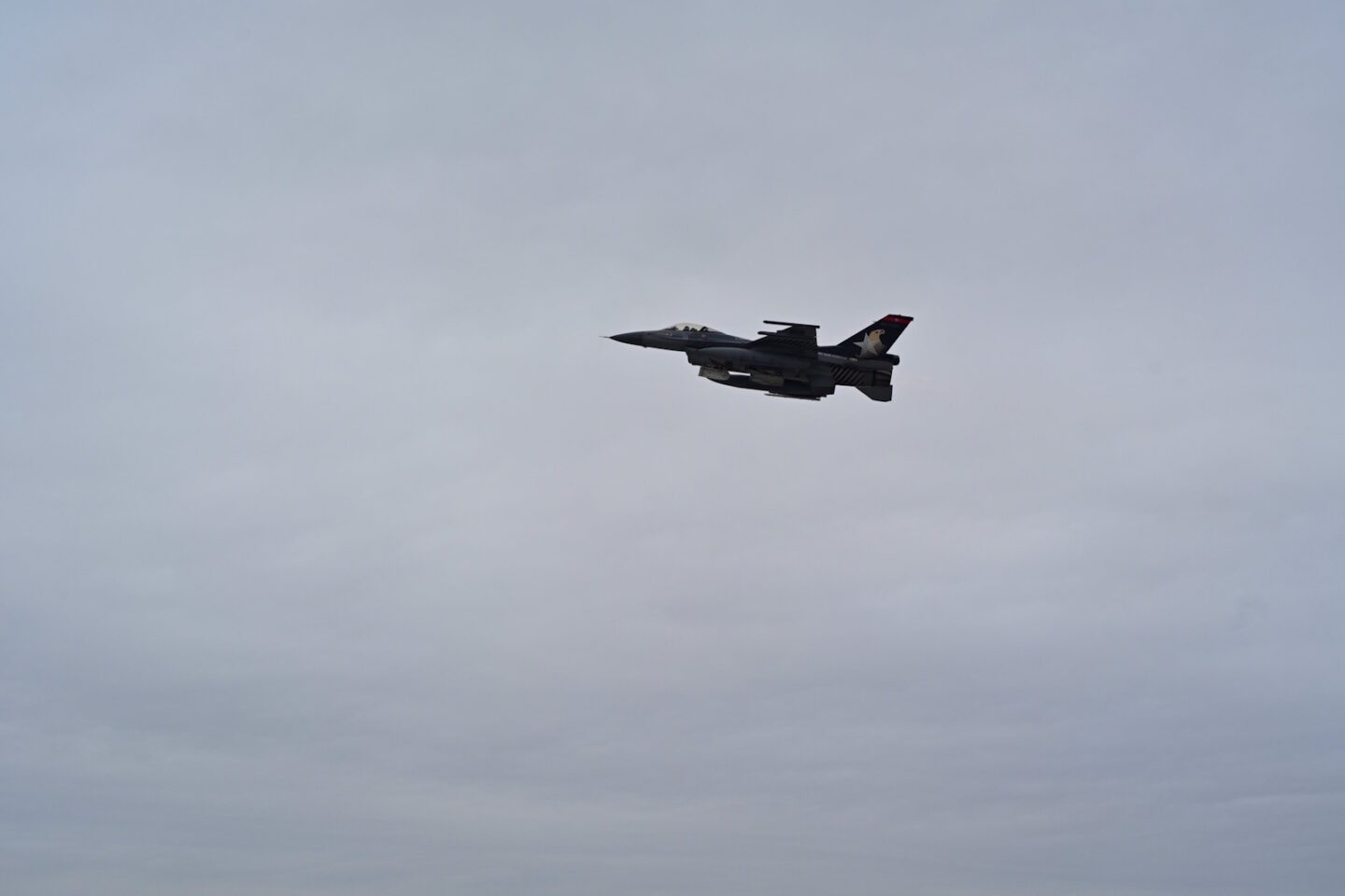 F-16