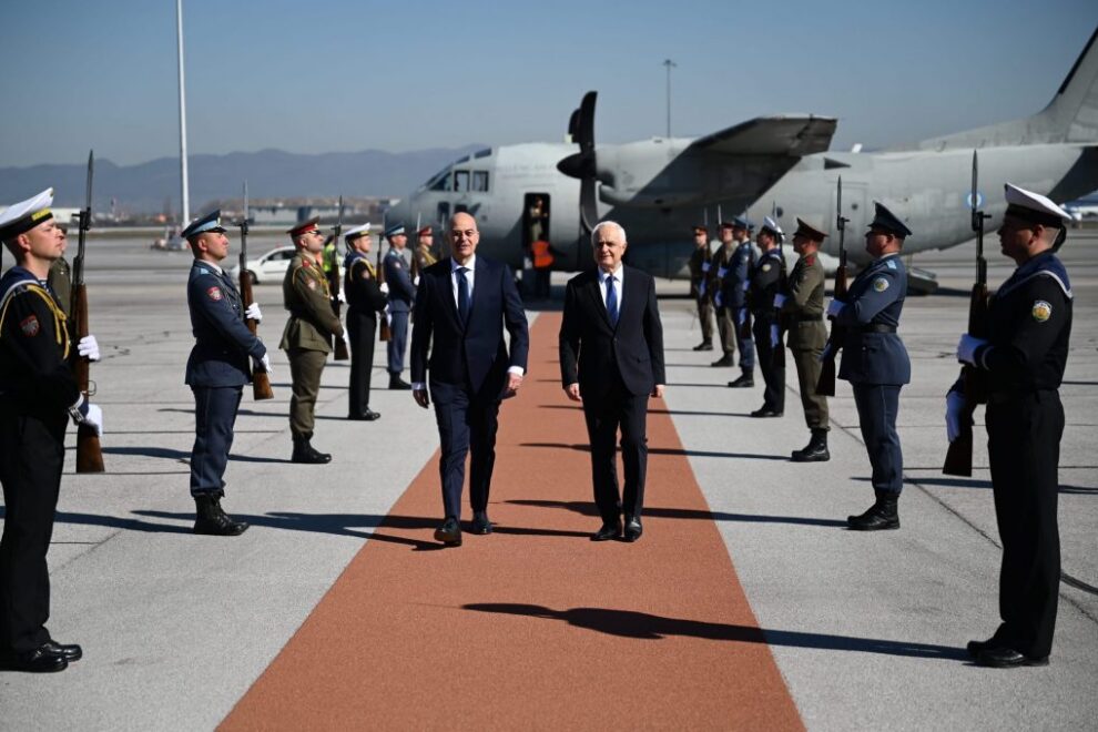 Δένδιας