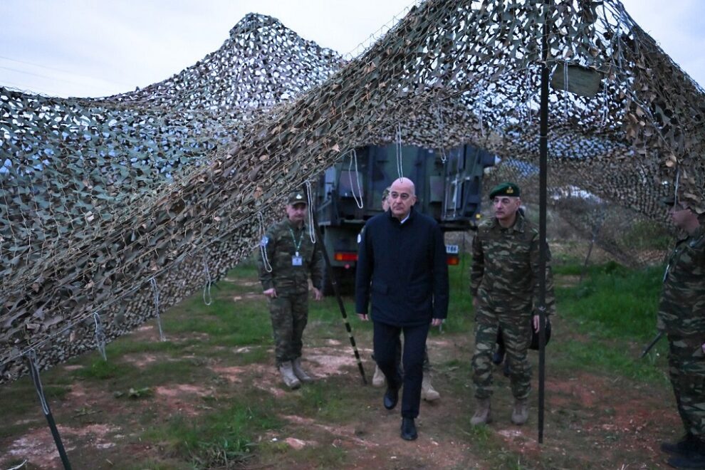Δένδιας