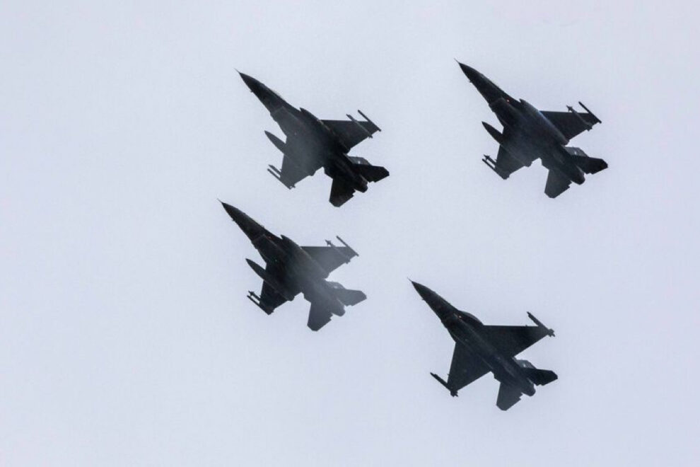 F-16