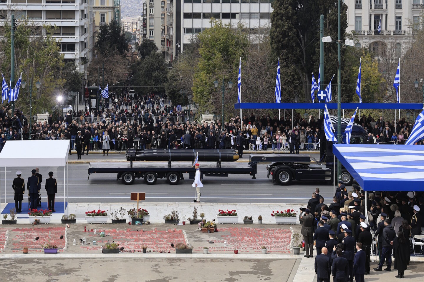 στρατιωτική παρέλαση