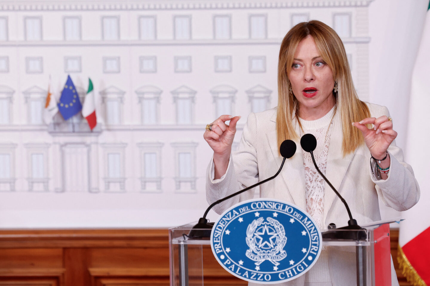 Μελόνι