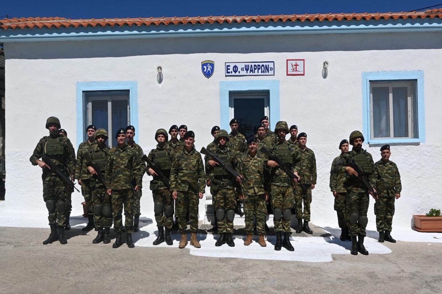 Ο Α/ΓΕΣ Κωστίδης στο Επιτηρητικό Φυλάκιο στα Ψαρά