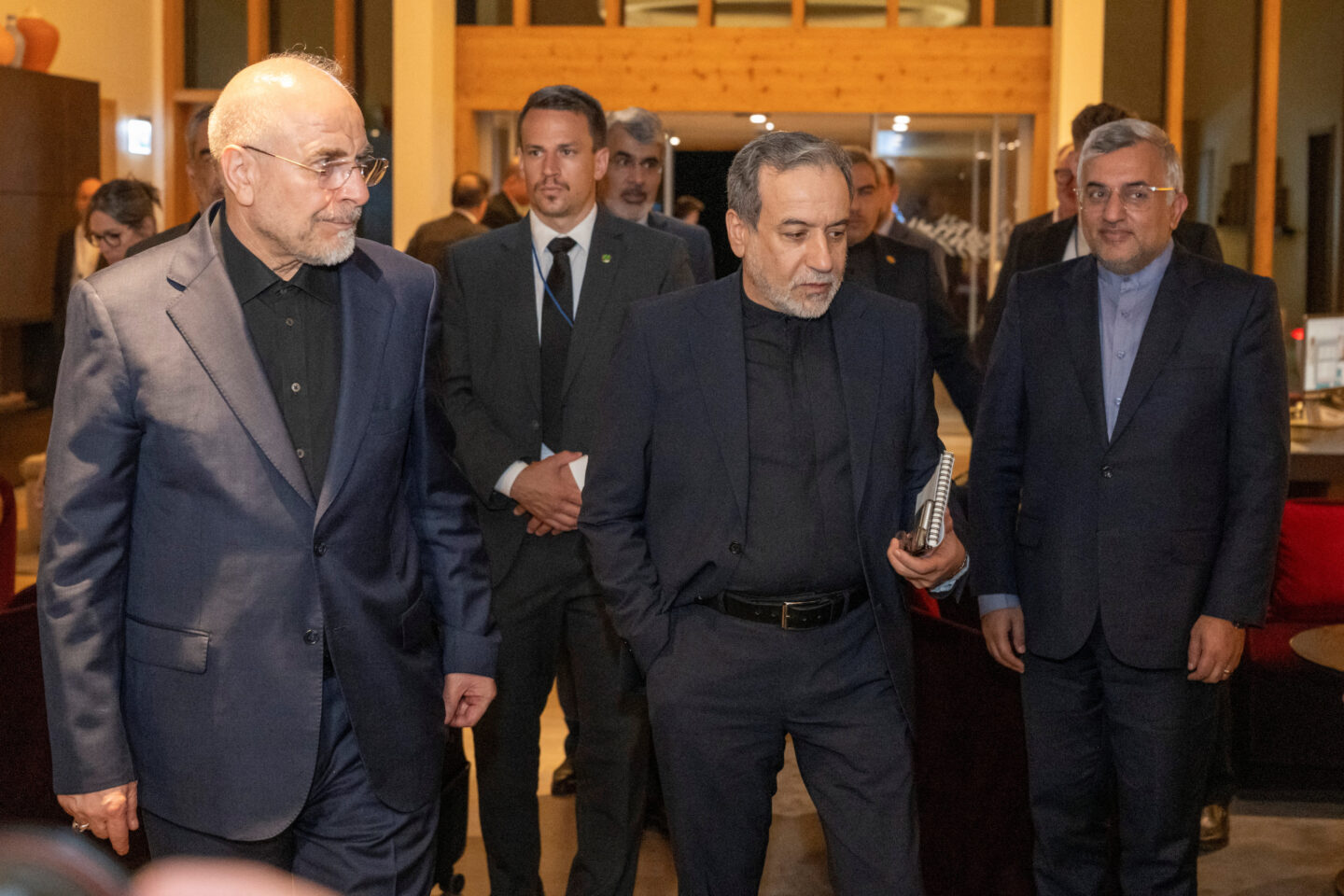 Η ιρανική αντιπροσωπεία στην Ελβετία