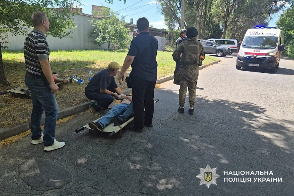 Αιματηρή επίθεση της Ρωσίας στην Ντνίπρο της Ουκρανίας / Press service of the National Police of Ukraine/Handout via REUTERS