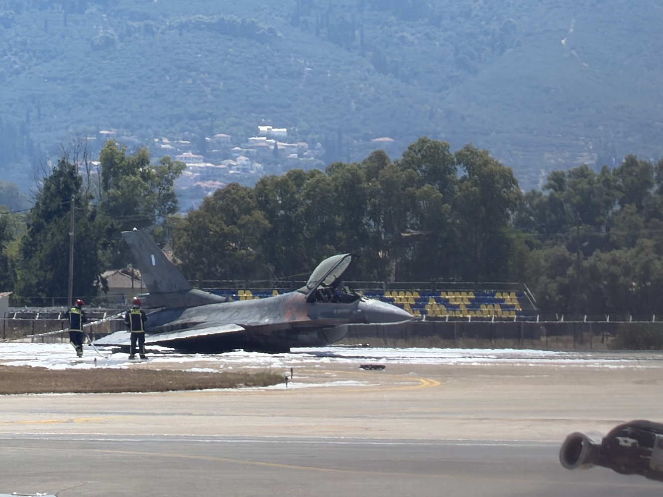 F-16