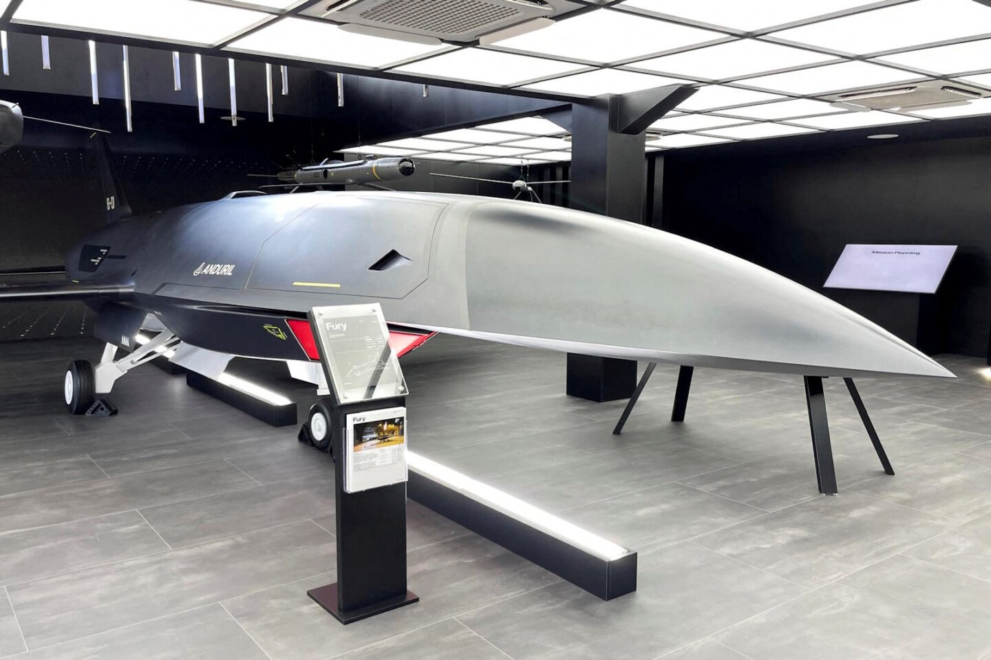 Το μη επανδρωμένο μαχητικό αεροσκάφος YFQ-44A Fury