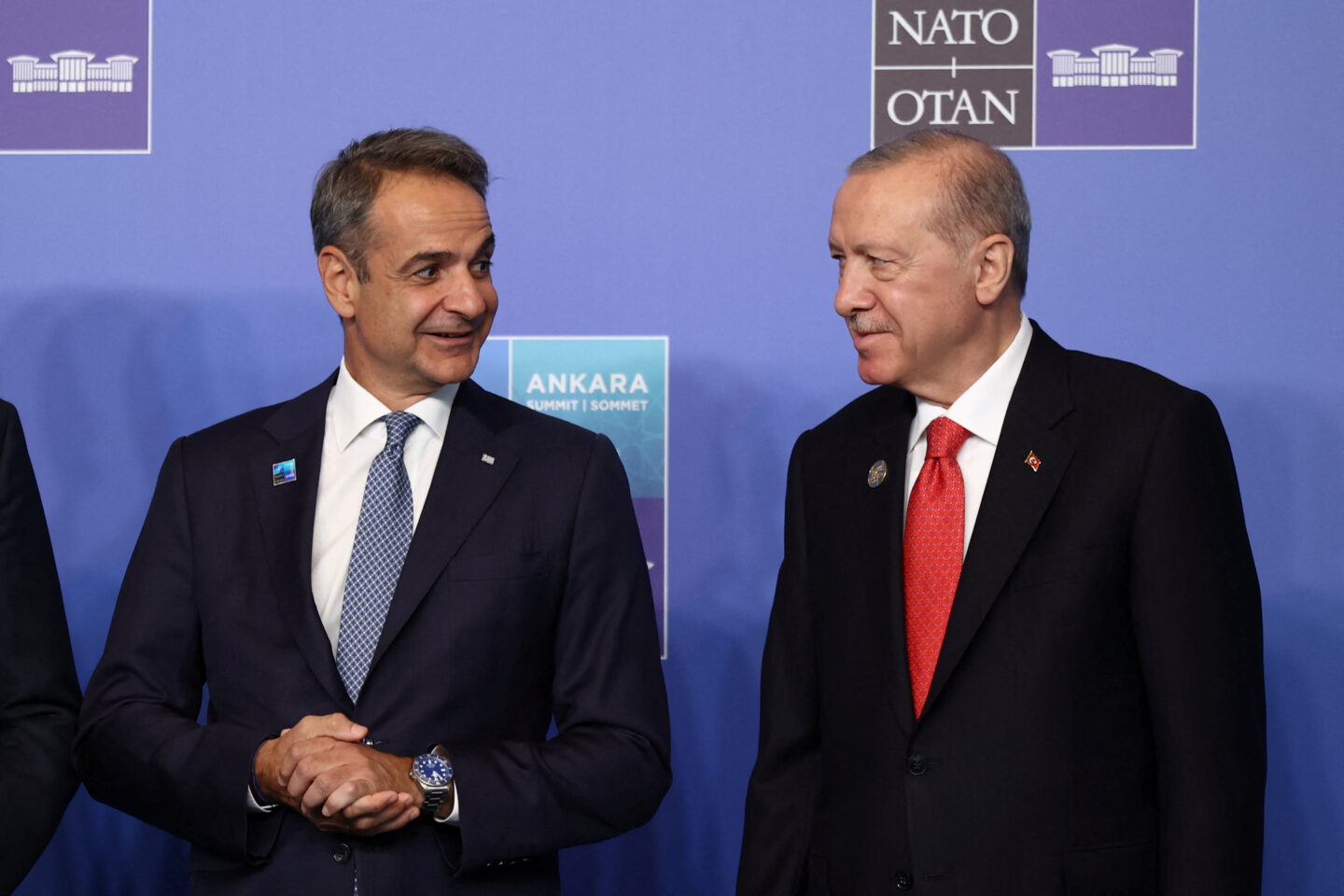 Ο Κυριάκος Μητσοτάκης με τον Ρετζέπ Ταγίπ Ερντογάν στη Σύνοδο Κορυφής του NATO στην Άγκυρα