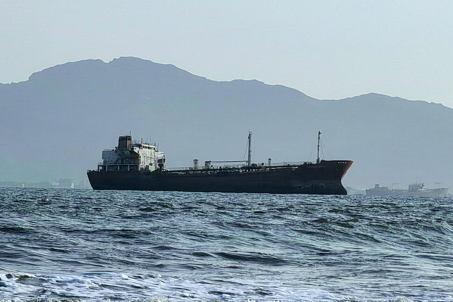 Δεξαμενόπλοιο εισέρχεται στον κόλπο του Άντεν / REUTERS/Stringer/File photo