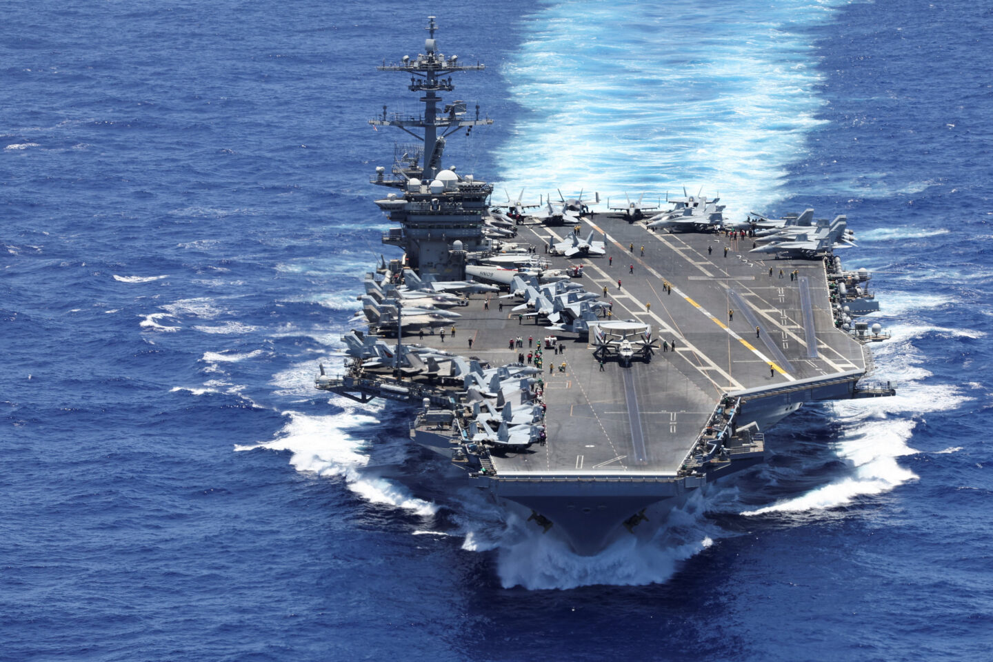 Το αμερικανικό αεροπλανοφόρο USS Theodore Roosevelt