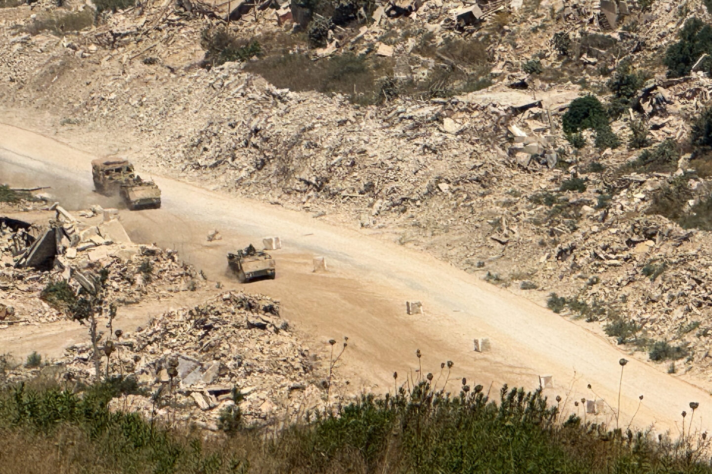 Ισραηλινά στρατιωτικά οχήματα στο νότιο Λίβανο