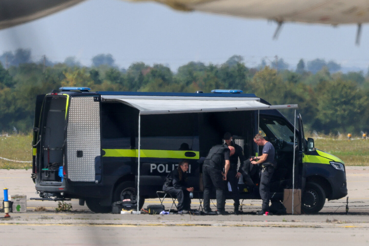Αστυνομικές δυνάμεις στο αεροδρόμιο της Λειψίας