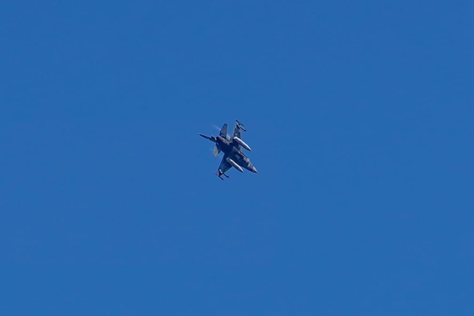 Ελληνικό F-16 κάνει ελιγμό