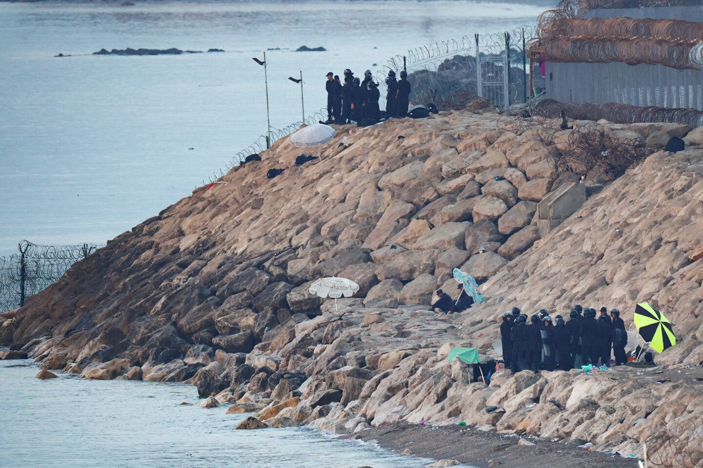 Το σημείο εισόδου από το Μαρόκο στο ισπανικό θύλακα της Θέουτα / REUTERS/Pedro Nunes