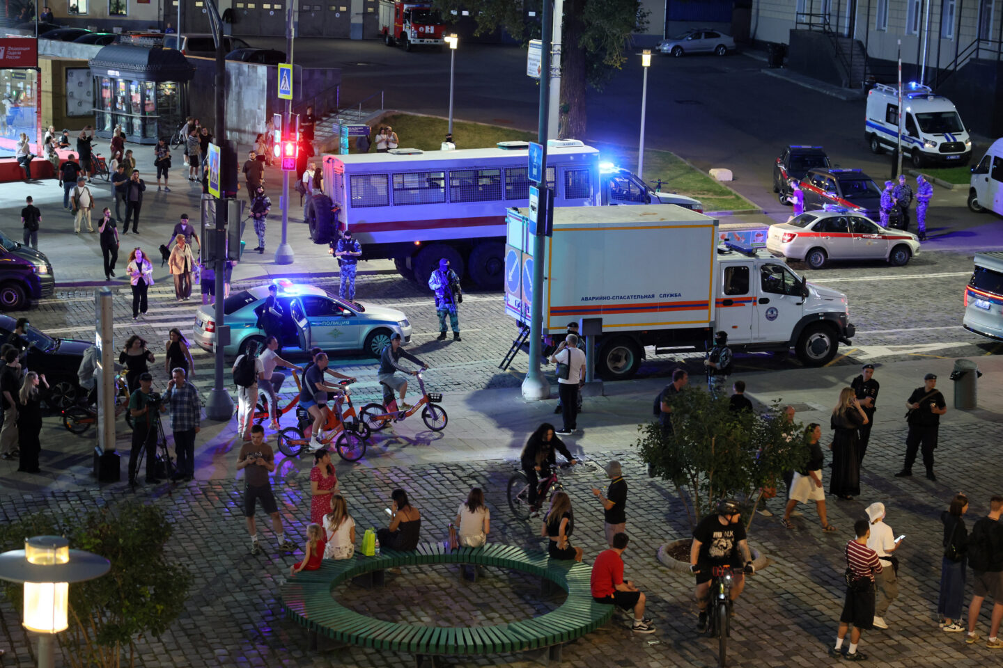 Η πλατεία της Μόσχας λίγο μετά την έκρηξη / REUTERS/Anastasia Barashkova