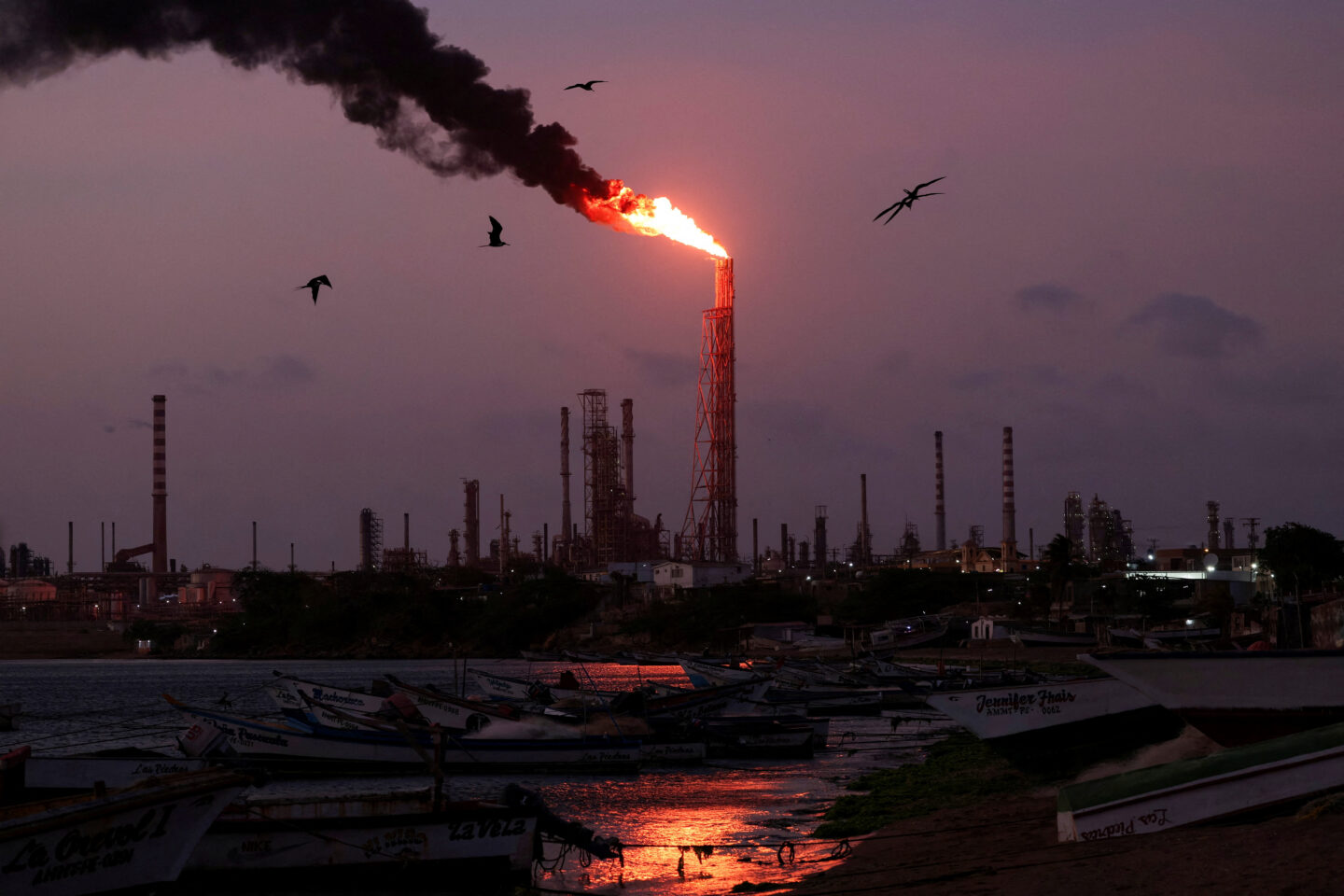 REUTERS/Gaby Oraa/File Photo
