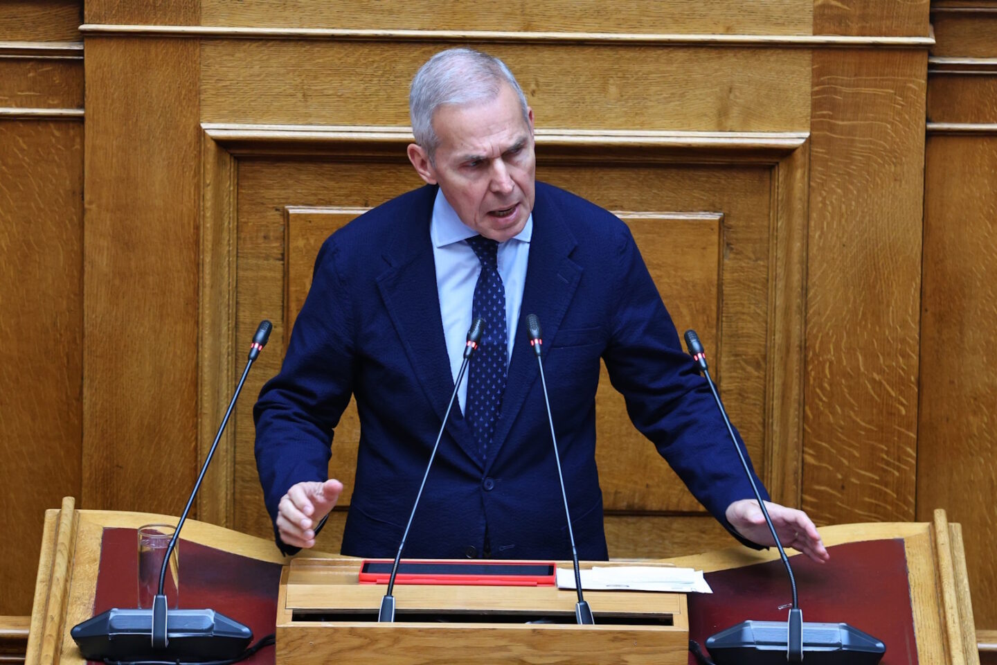 Ο Θανάσης Δαβάκης