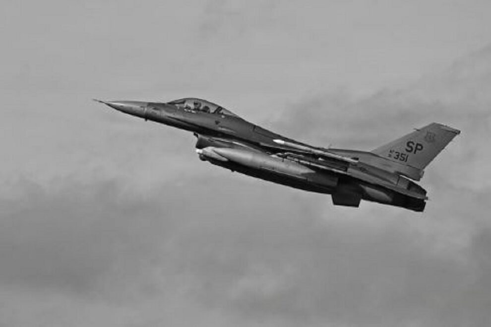 F-16