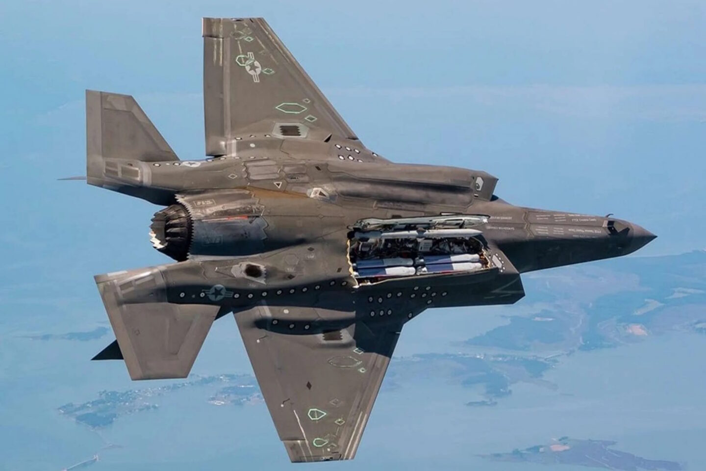 F-35B εξοπλισμένο με StormBreaker