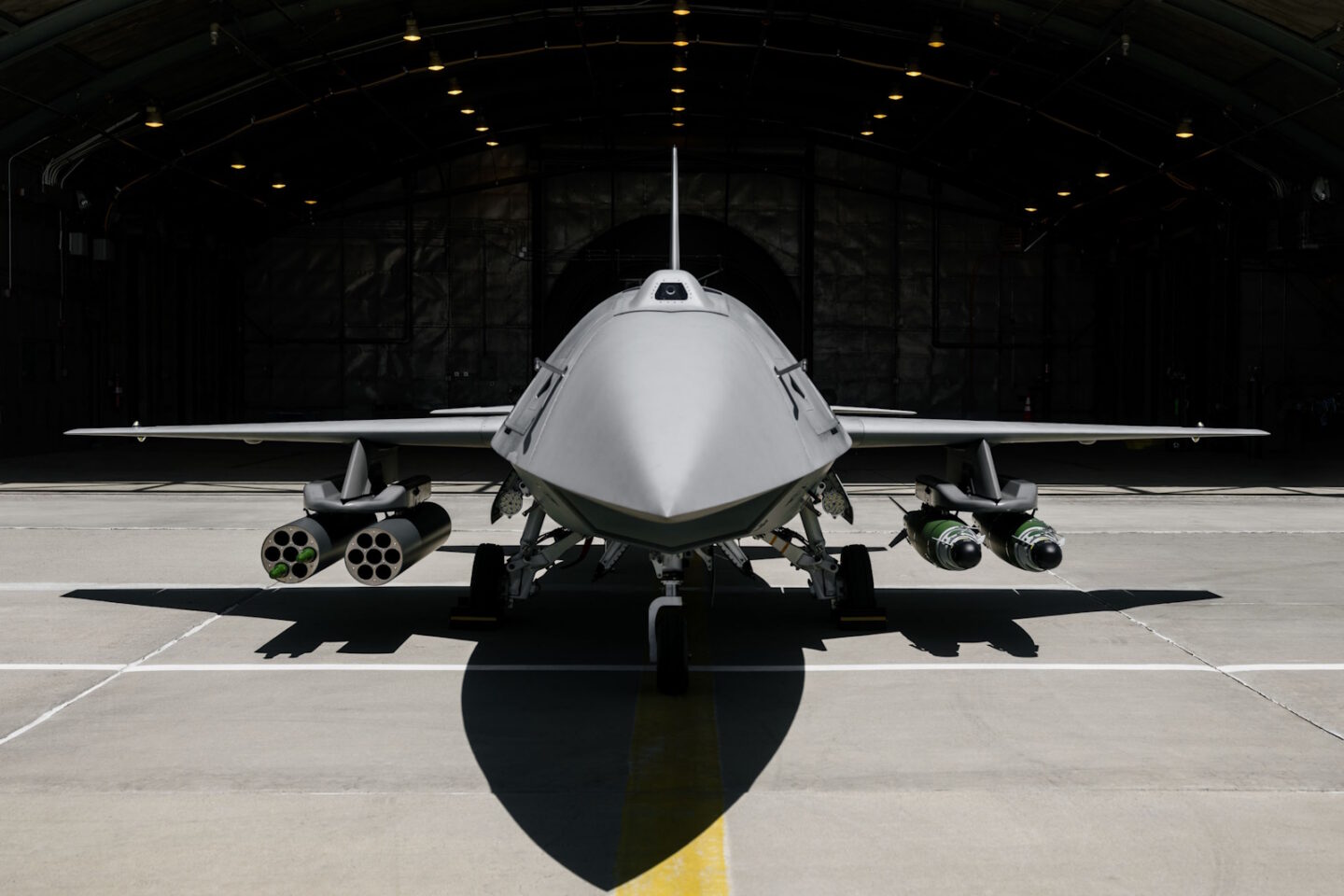 Το YFQ-44A Fury με πυρομαχικά