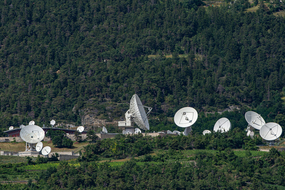 Εγκατάσταση της Starlink στην Ελβετία / Photo by Robert Hradil/Getty Images
