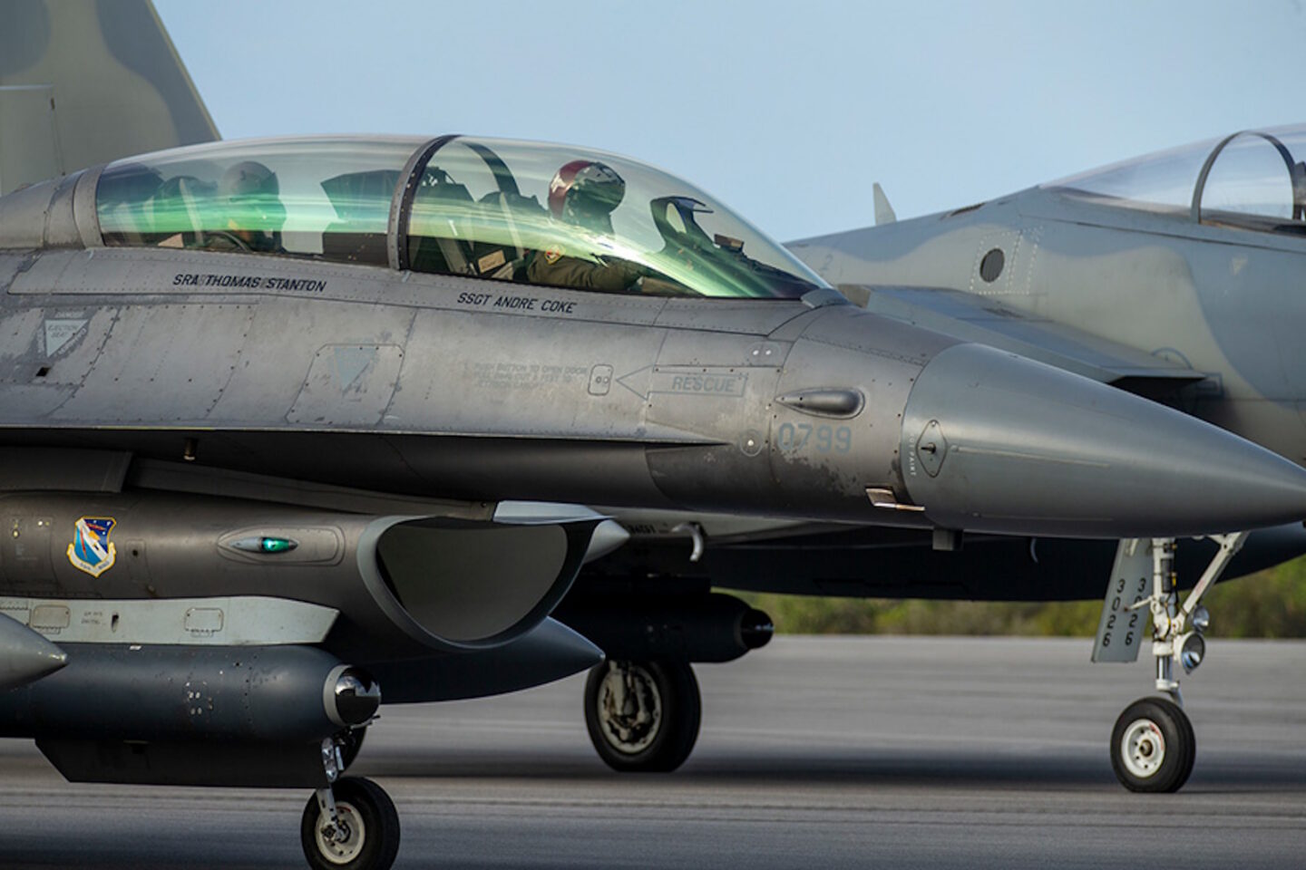F-16 με ατρακτίδιο στόχευσης Legion