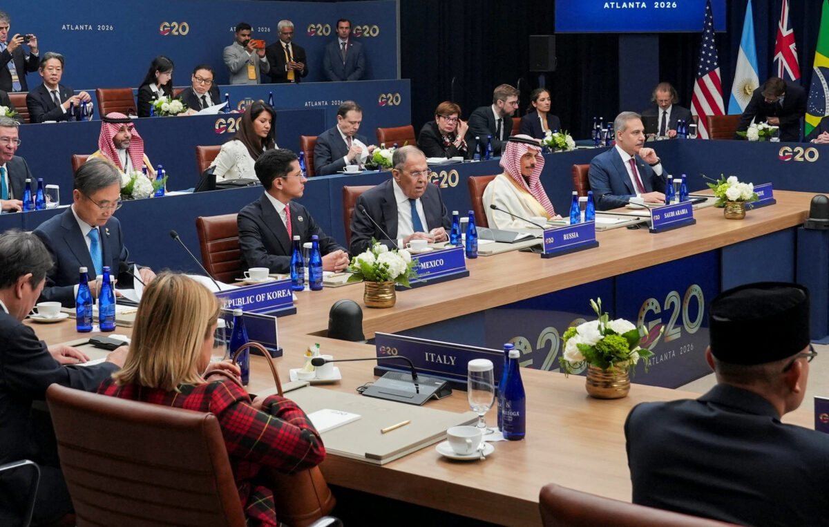 Λαβρόφ στη σύνοδο G20: Αμετάβλητη η θέση της Ρωσίας για τον πόλεμο στην Ουκρανία