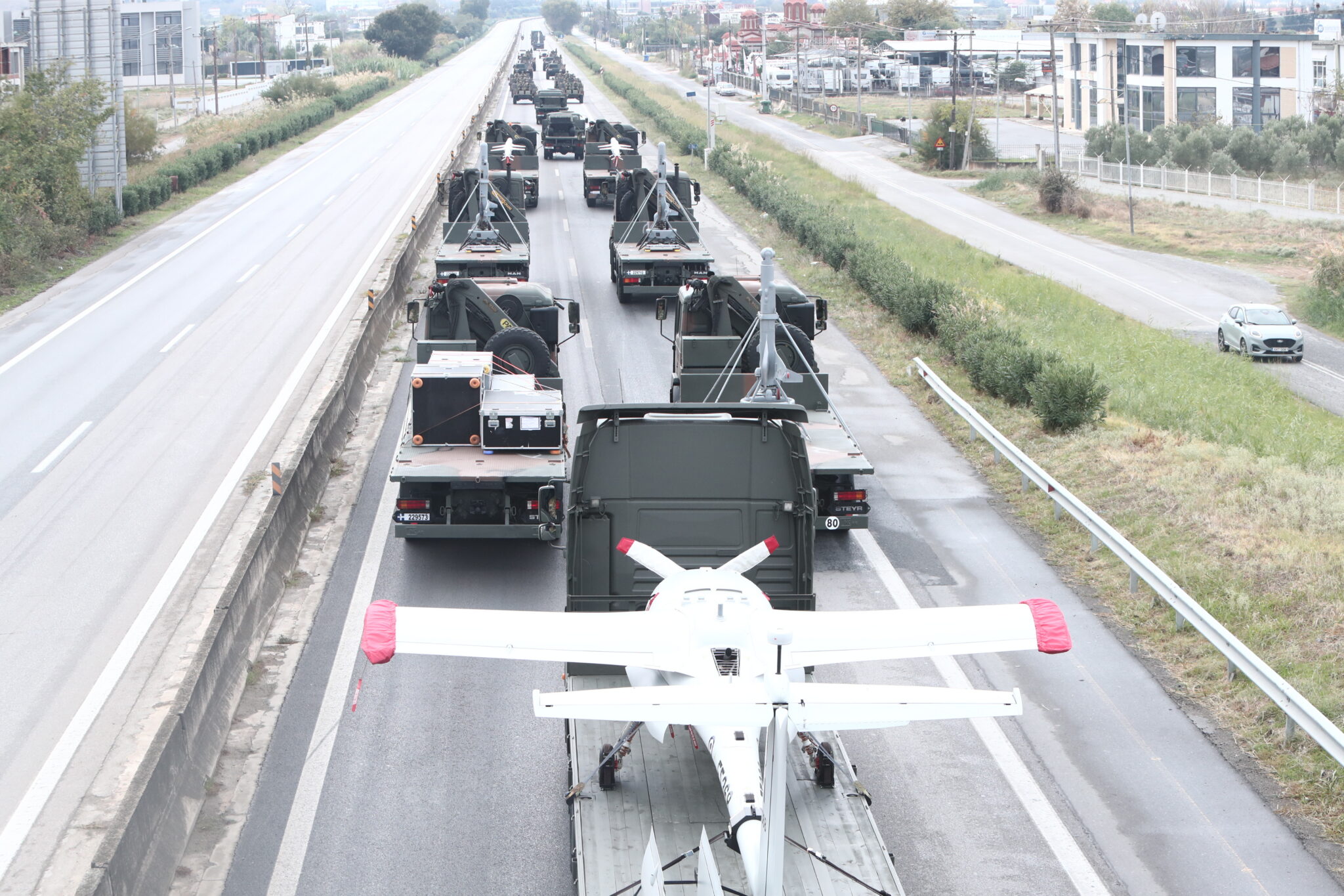 Δοκιμαστική στρατιωτική παρέλαση για την 28η Οκτωβρίου στη Θεσσαλονίκη