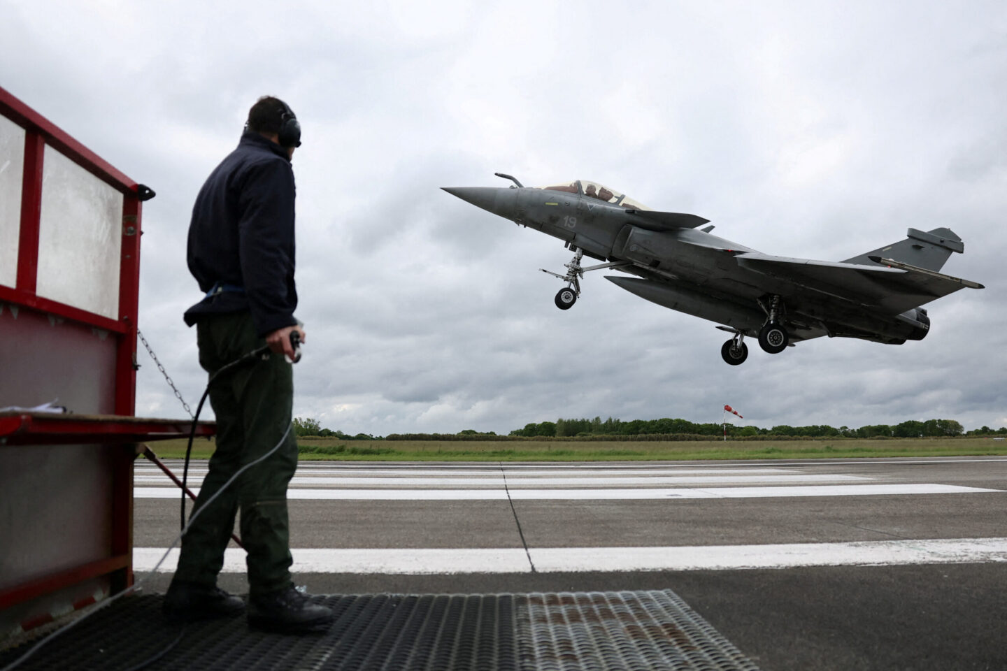 FILE PHOTO/REUTERS/Stephane Mahe