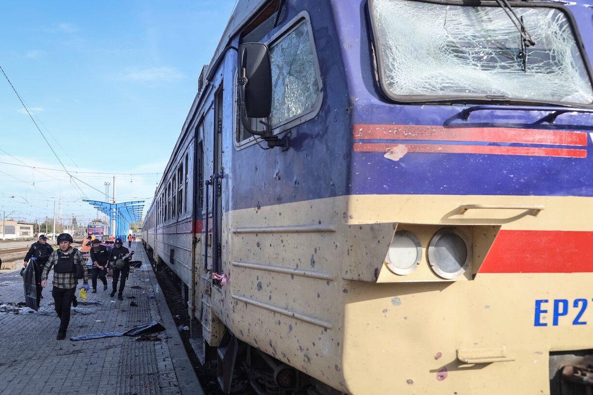 Ρωσική επίθεση σε σιδηροδρομικό σταθμό στο Ντνίπρο της Ουκρανίας