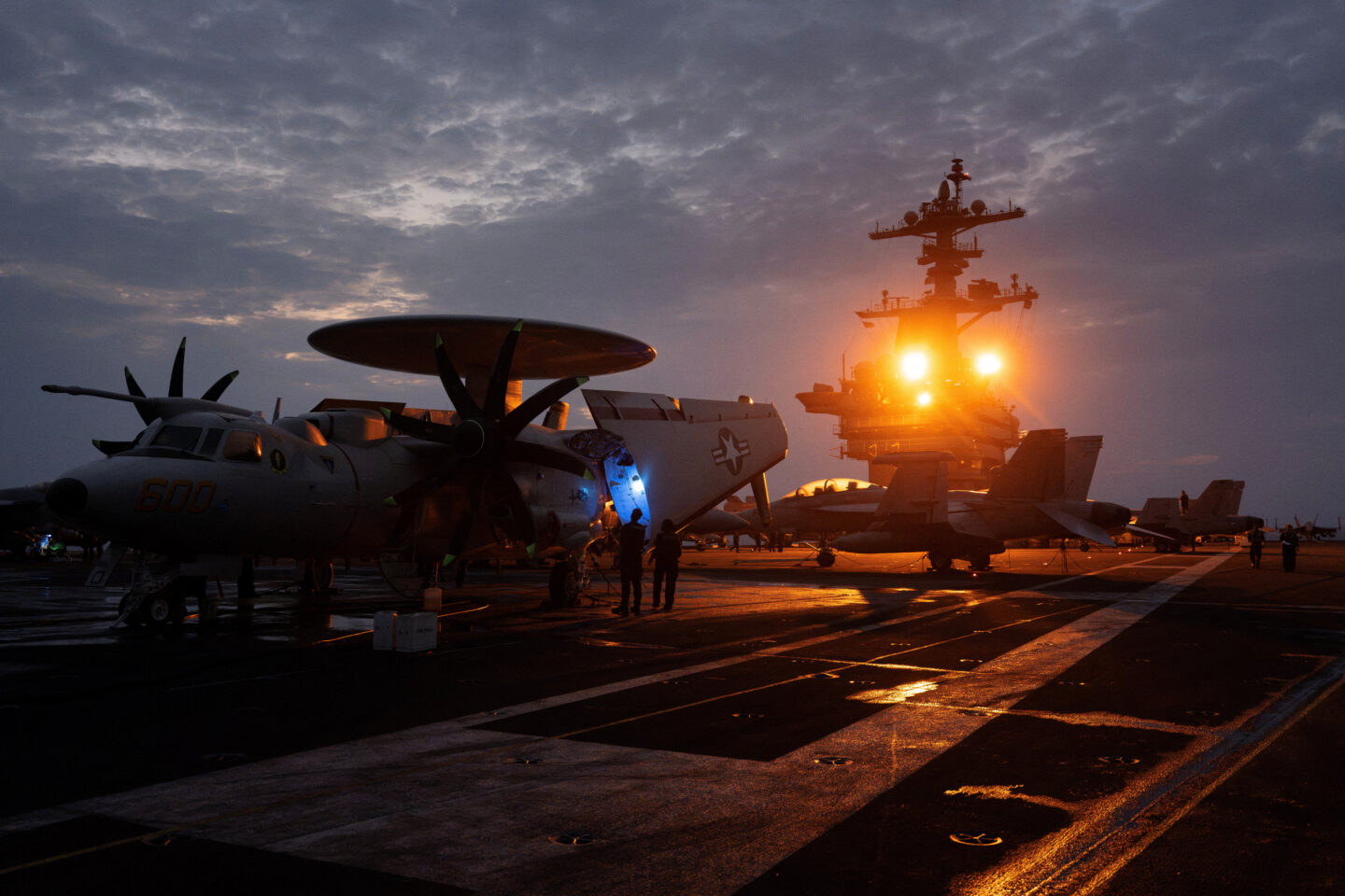 Αμερικανικά αεροσκάφ στο κατάστρωμα του USS George Washington