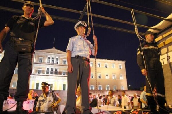 Να αποσυρθούν οι νέες ρυθμίσεις για τα Ειδικά μισθολόγια ζητούν οι Ένστολοι