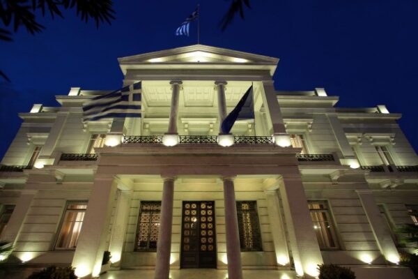Δένδιας