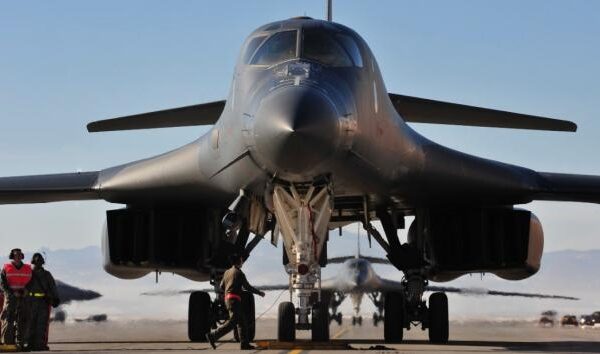 Β-1Β “ΒΟΝΕ”: Θηριώδες, πανίσχυρο και πανέτοιμο! – ΒΙΝΤΕΟ