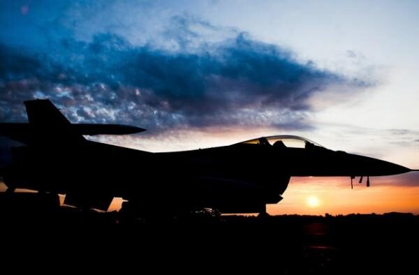 C-17, F-16 και άλλα αεροσκάφη: Ελιγμοί που κόβουν την ανάσα – ΒΙΝΤΕΟ