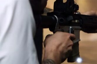 Έλληνας κατασκευάζει “χειροποίητα” όπλα στις ΗΠΑ ! ΒΙΝΤΕΟ