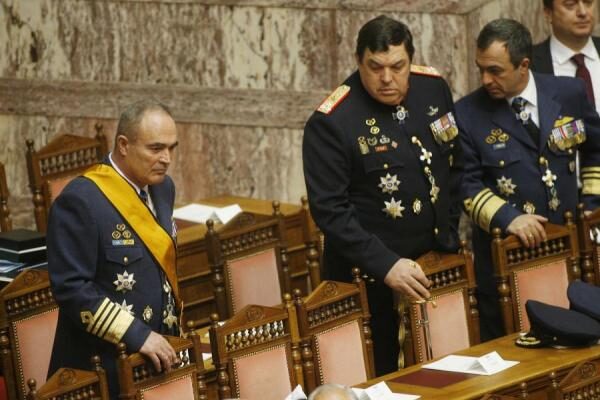 Όσα δεν γράφτηκαν στις ανακοινώσεις για τις κρίσεις.