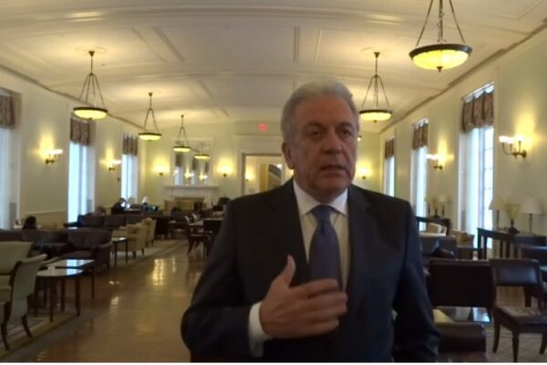 Αβραμόπουλος από το Χάρβαρντ: “Η παγκόσμια σταθερότητα διακυβεύεται στην Ουκρανία”